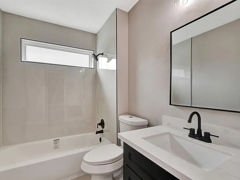 704 Teabury Ave — Photo 31