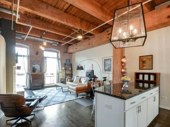 360 W Illinois St APT 324, Chicago, IL 60654