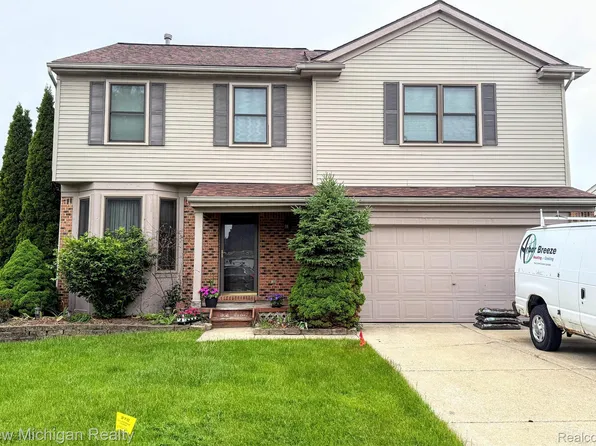 7442 Spy Glass Ln, Ypsilanti, MI 48197