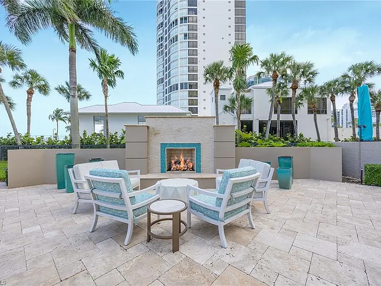 4551 Gulf Shore Blvd N #200 — Photo 35