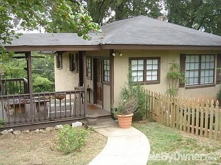 Shades Crest Road side view