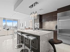 900 Biscayne Blvd