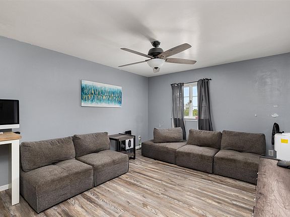 2nd image of 1418 Beech Ave APT 45