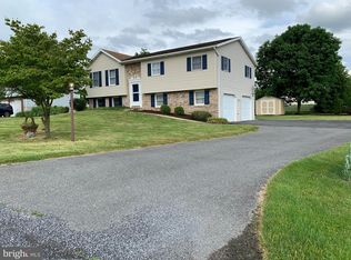 325 Holswart Dr, Shippensburg, PA 17257