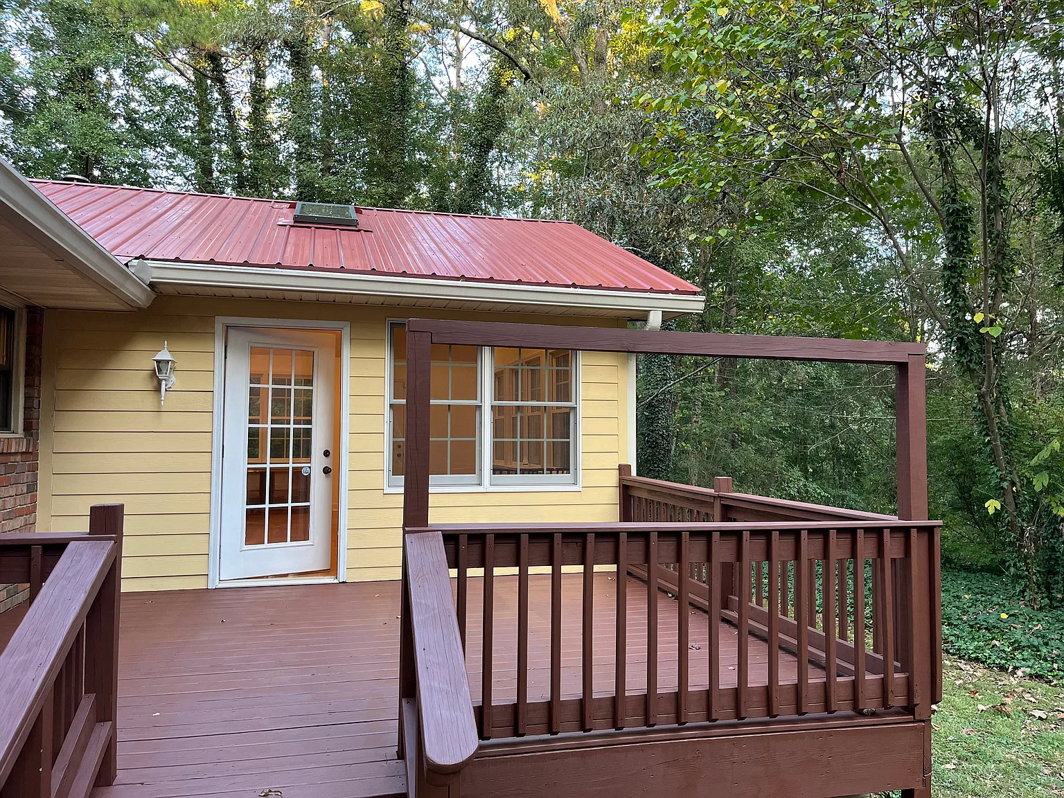 174 Scott Cir — Photo 3