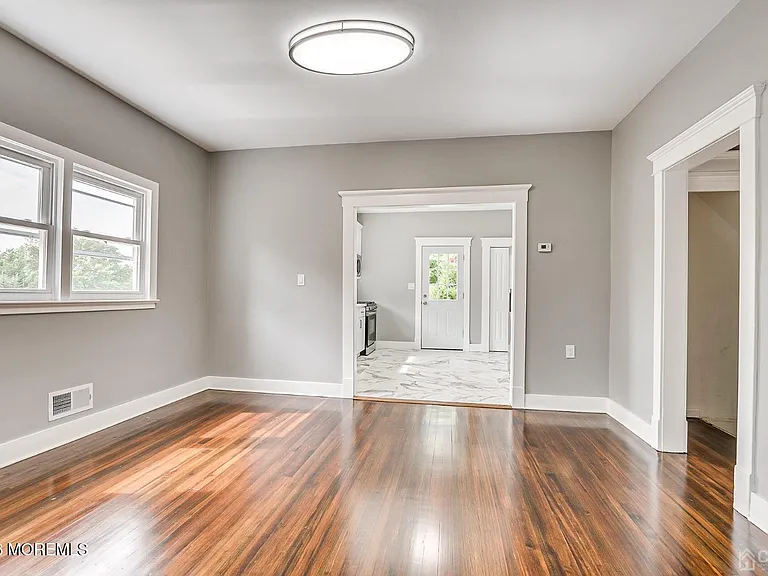 48 Johnson Pl — Photo 11