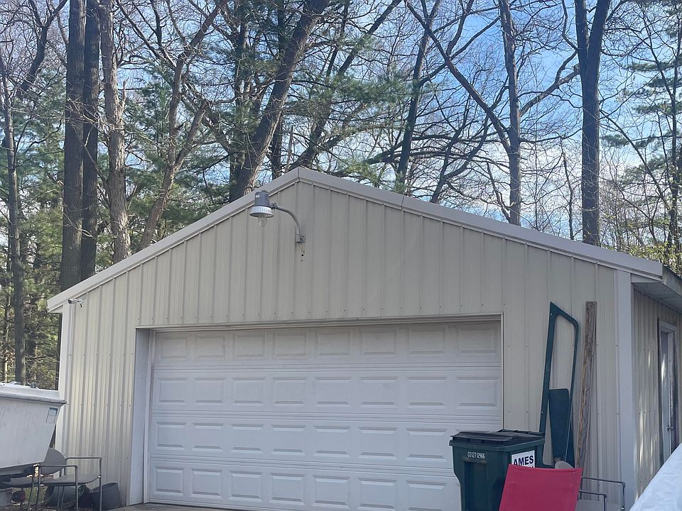 932 E River Rd, Muskegon, MI 49445 Zillow