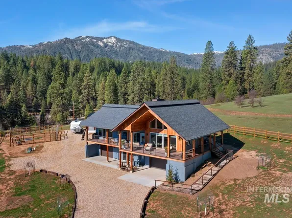 21 Open Rd, Garden Valley, ID 83622
