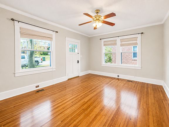 5th image of 2124 Marion St