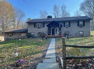 102 Yantz Rd, Red Hook, NY 12571