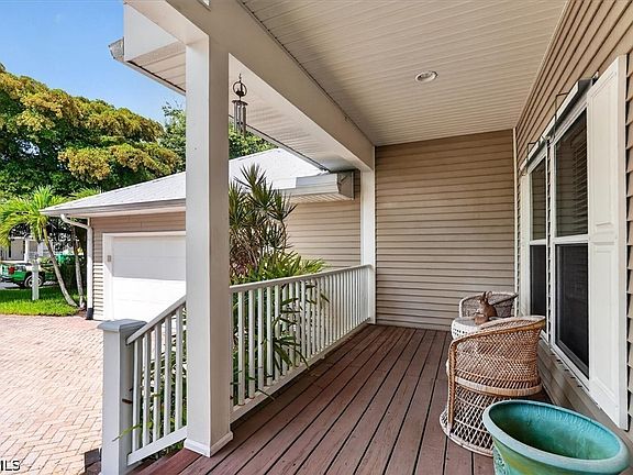 3rd image of 15627 Caloosa Creek Cir