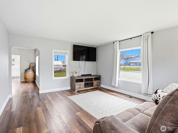 2nd image of 238 N Washington Avenue