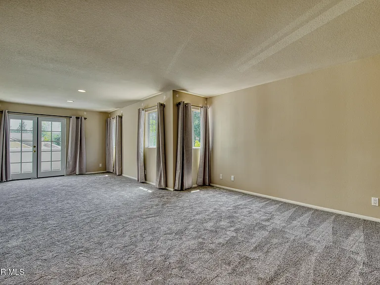 Cherry Creek Cir — Photo 16