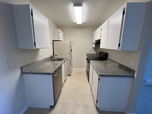 402 Boardwalk Ave #23 — Photo 3