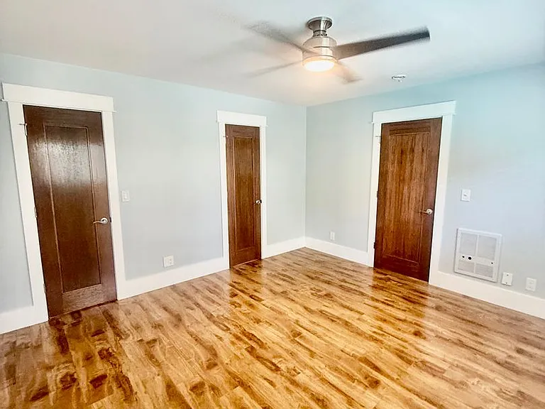 1516 E. 2nd Street — Photo 31