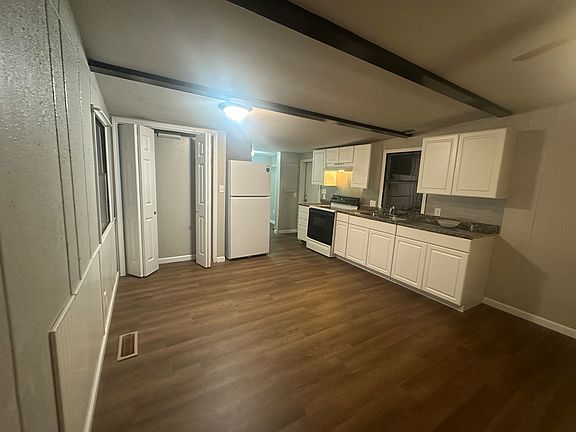 4th image of 819 E North G St