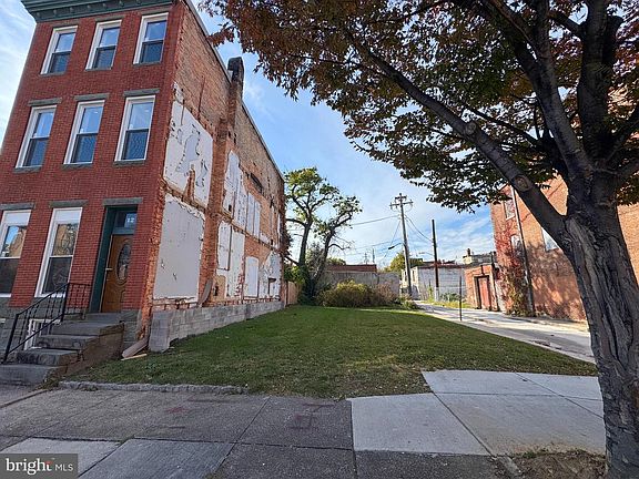 3rd image of 10 S Calhoun St