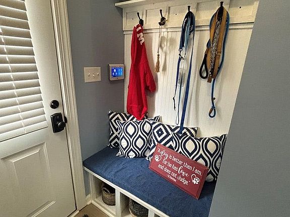 5th image of 109 Greenleaf Way