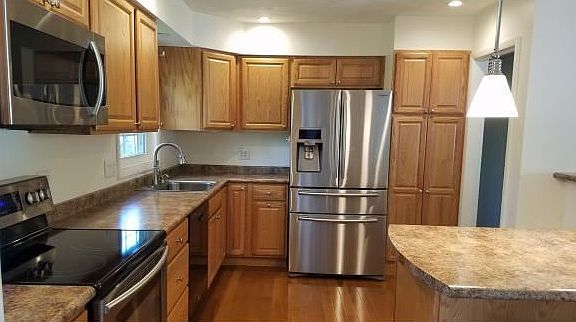 2nd image of 204 Warren St