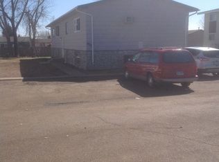421 7th St SW APT 4, Dickinson, ND 58601