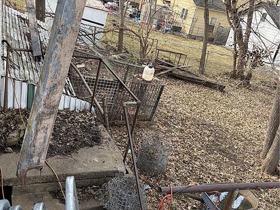 3rd image of 619 Oak St