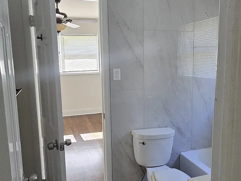 1437 Vesta Ave #2 — Photo 10