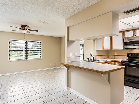 5th image of 3044 Waterway Dr
