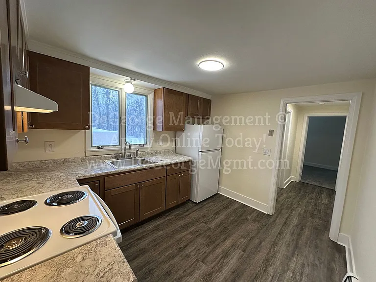 1161 E Union St — Photo 9