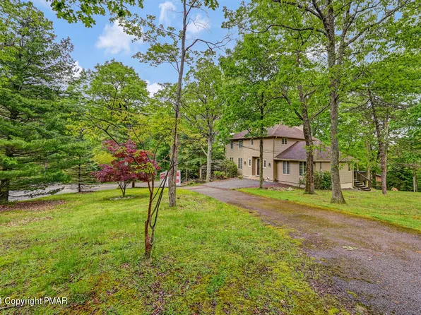 215 Rock Ridge Rd, Mount Pocono, PA 18344