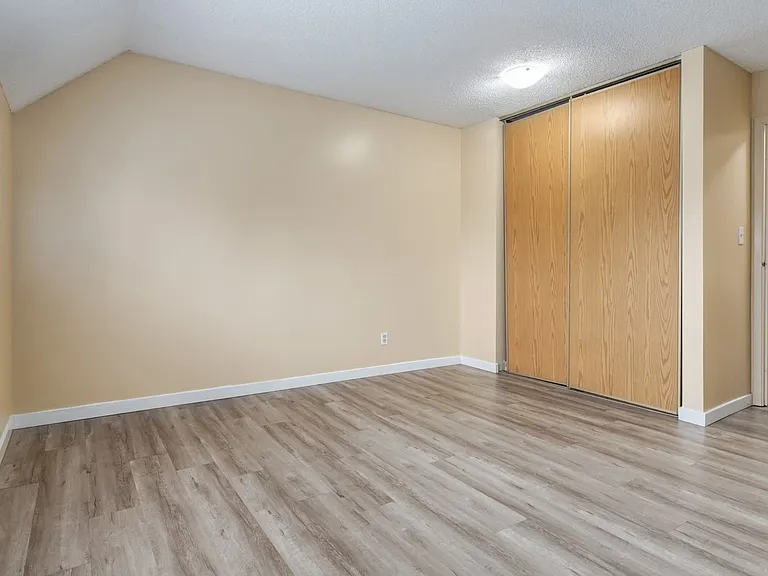 550 Rundlehorn Cir NE — Photo 37