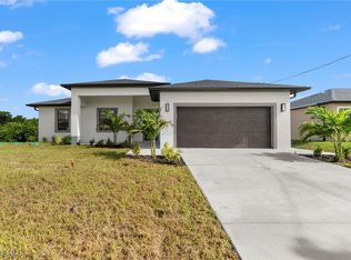 3014 2nd St W, Lehigh Acres, FL 33971