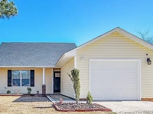 6798 Winchester St, Fayetteville, NC 28314