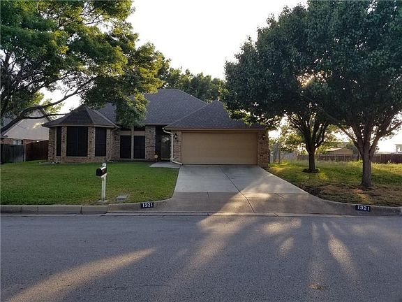 2nd image of 1321 Windy Meadows Dr