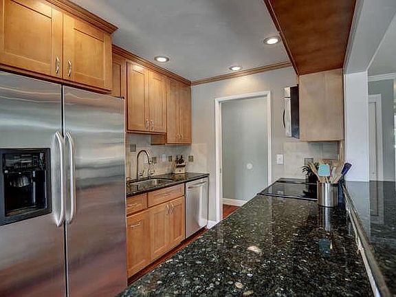 4th image of 1898 Meridian Ave Unit 35