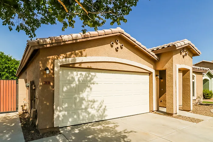 3 bed, 2.0 bath, 1420 sqft, $1,845 — Photo 3