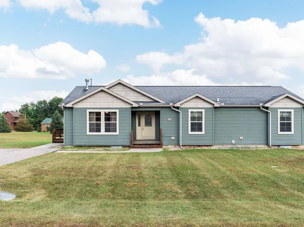 272 Oakbrook Dr, Wisconsin Dells, WI 53965