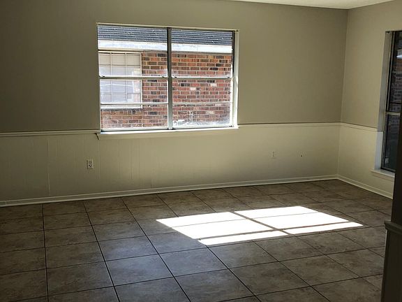 2nd image of 8124-8126 Jefferson Park Dr