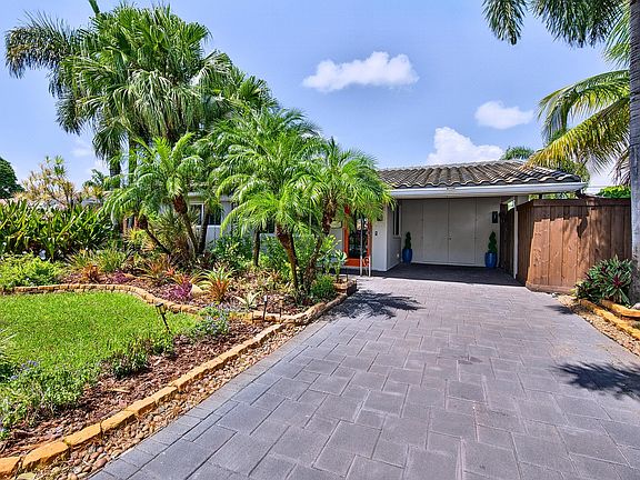 2nd image of 4821 NE 6th Avenue