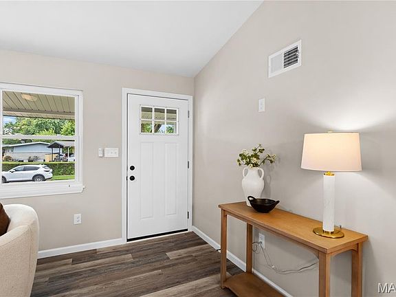 3rd image of 2395 Hummingbird Dr