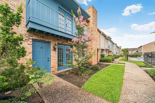 6111 Beverly Hill St #39 Photo 1