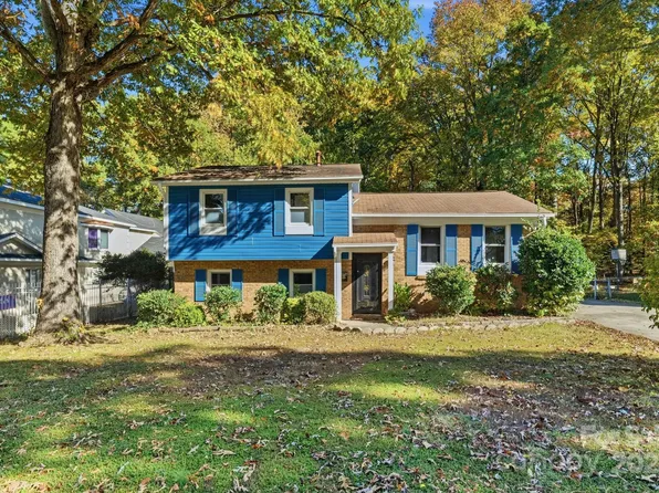 814 Dobson Dr, Charlotte, NC 28213