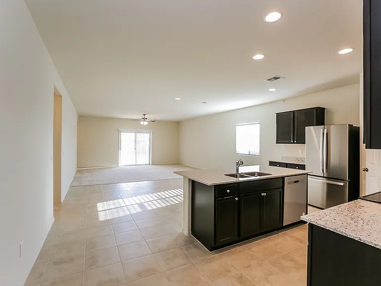 10804 W Bloch Rd — Photo 5
