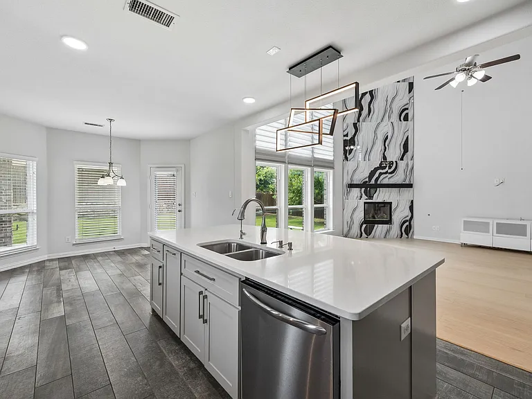 11901 Smithton Ave — Photo 9