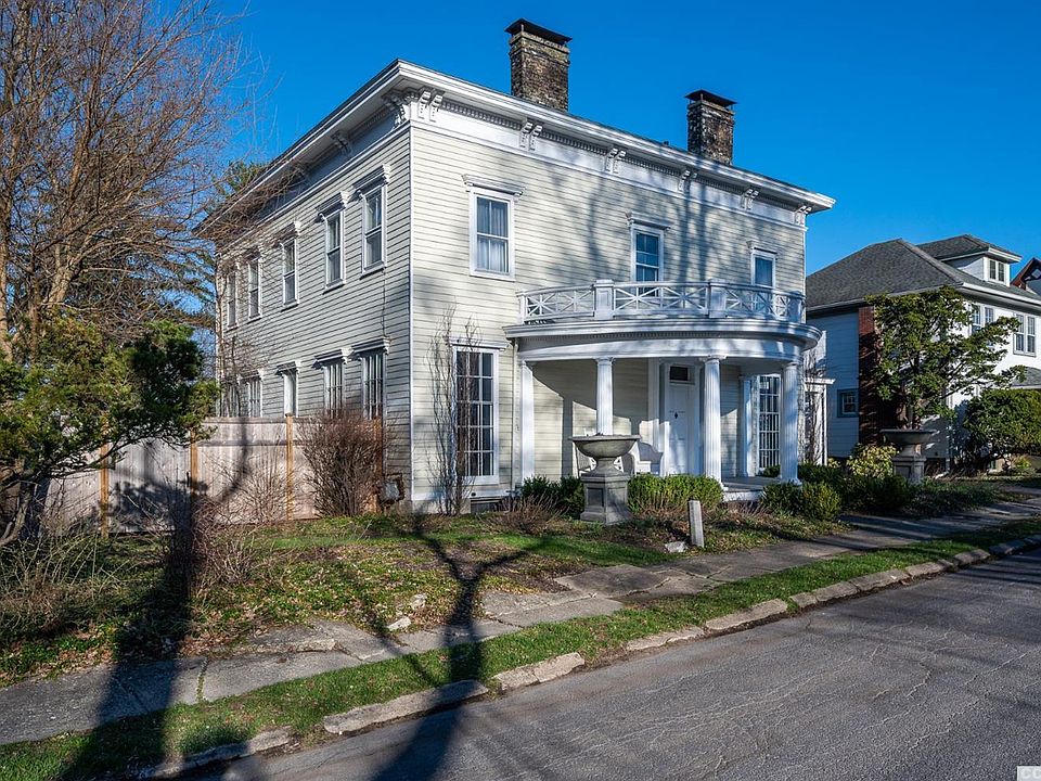 1st image of 4 Hartwell Ave