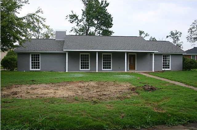 1st image of 23 Parkwood Cir