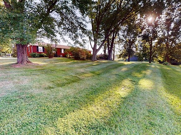 4th image of 2222 W Division Rd