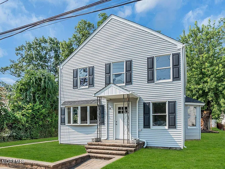 18 Maple Ave #A — Photo 2