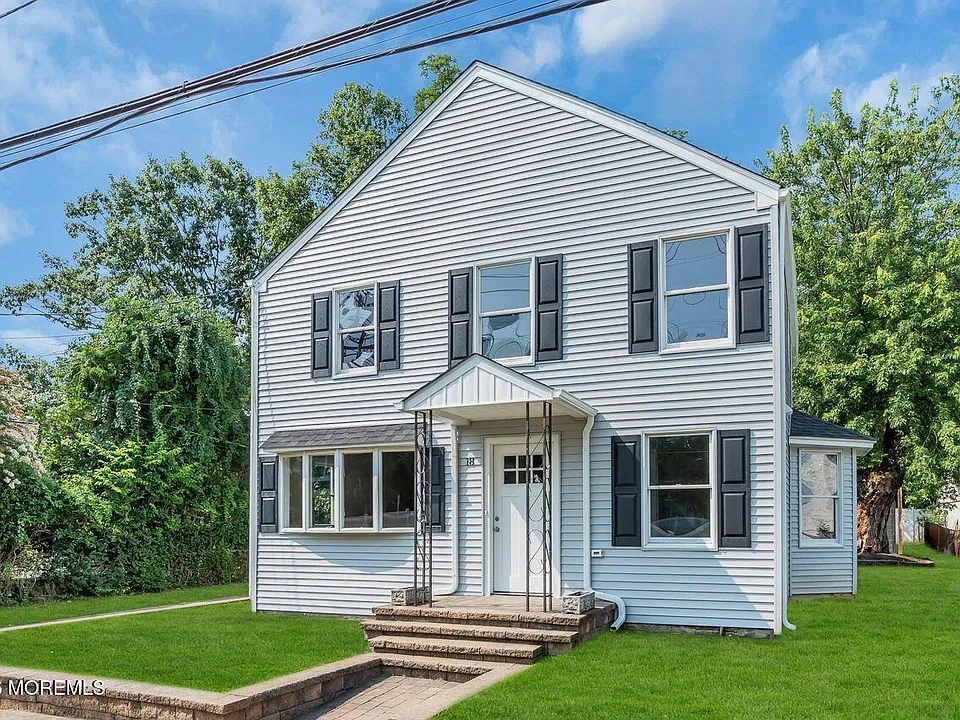 18 Maple Ave #A
