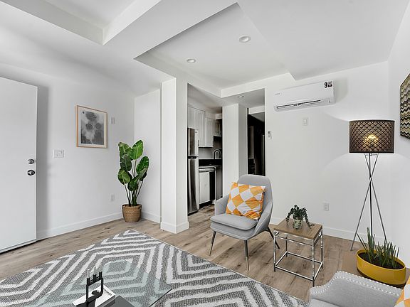 Valleywood Apartments - Studio