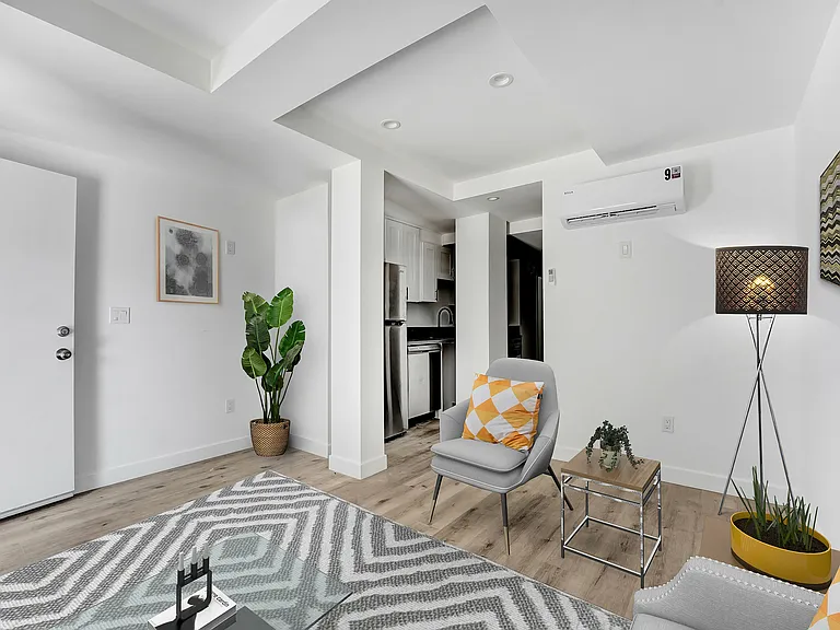 Valleywood Apartments - Studio